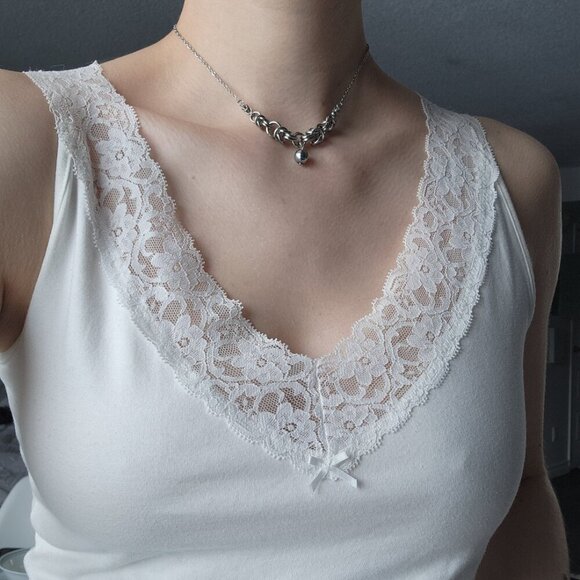 Silver Hematite pearl chainmaille choker necklace with a small silver chain - Picture 4 of 9
